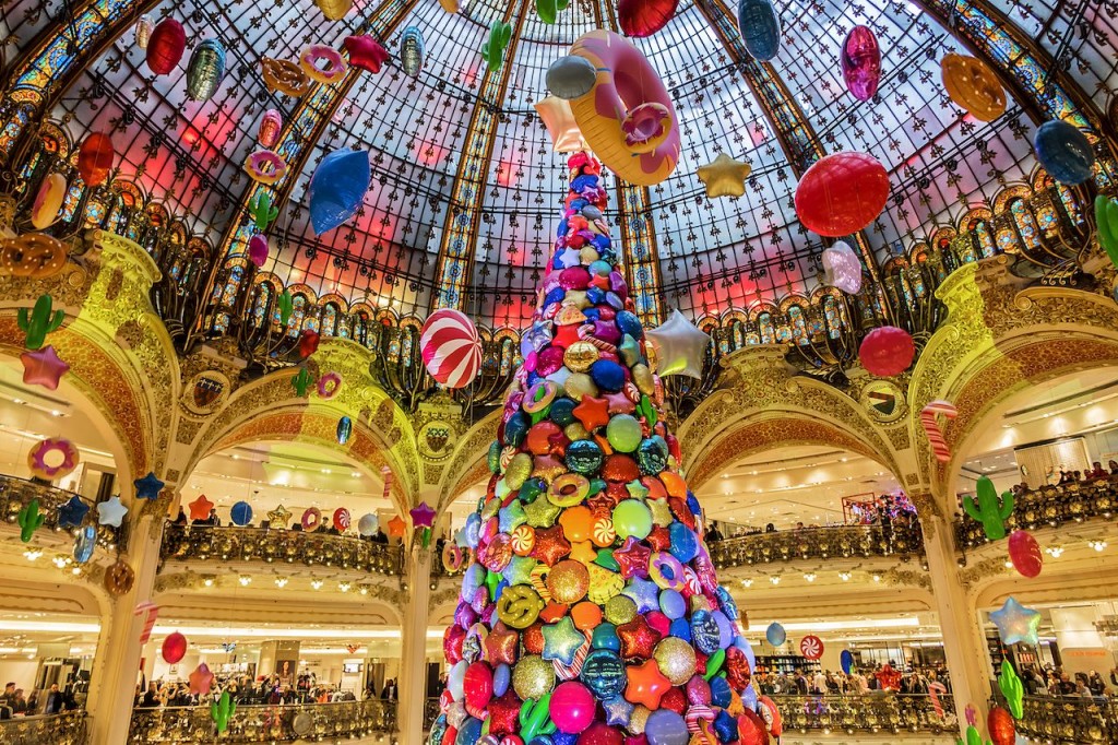 ¿Conoces La Historia De Las Luces De Navidad ? | El Portús Blog